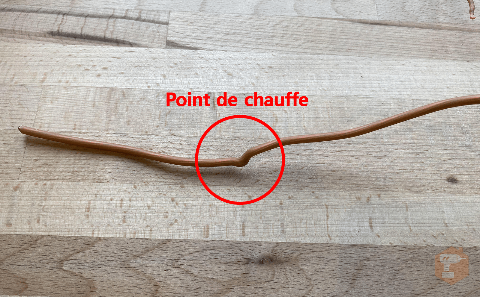 Comment couper un fil de fer sans outil ? Rayon Bricolage